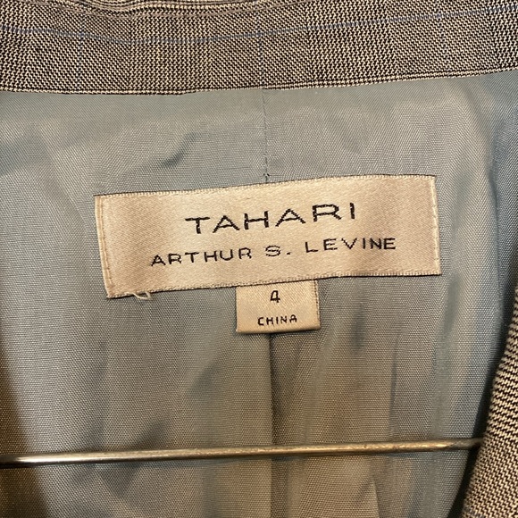 Tahari Arthur S Levine ASL Womens Sz 4 Grey Black Two Button Style Blazer Fitted - Picture 3 of 15
